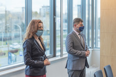 Dziekan WZ prof. PRz Beata Zatwarnicka-Madura i rektor Politechniki Rzeszowskiej,