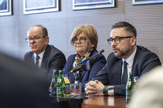 Od lewej: W. Buż, T. Kubas-Hul, minister M. Kulasek,