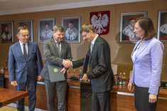 Od lewej: Władysław Ortyl, prof. Piotr Koszelnik, prof. Grzegorz Wrochna, dr Ewa Leniart,