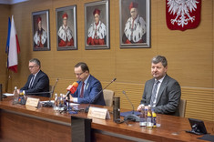 Od lewej: Jerzy Guniewski, Władysław Ortyl, prof. Piotr Koszelnik,