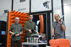 Od lewej: dr hab. inż. Piotr Jankowski-Mihułowicz, prof. PRz, mgr inż. Patryk Pyt, dr inż. Mariusz Węglarski, prof. PRz,